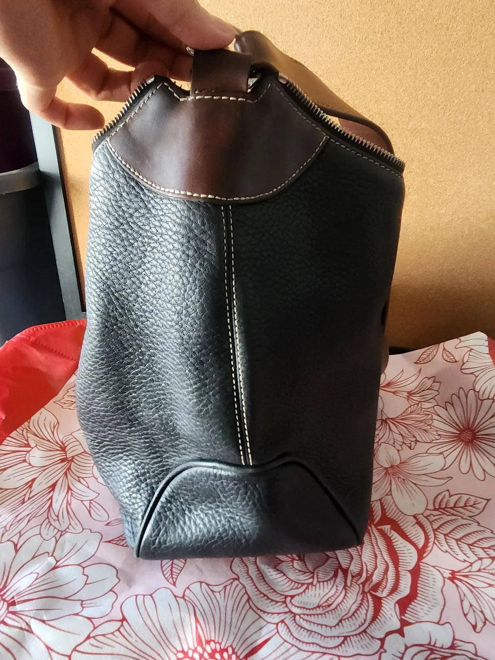 Vintage Dooney and Bourke All Weather Leather Hobo Shoulder Bag Purse Black